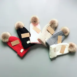 Luxus Pelz Erwachsene Mützen Hut Mode Winter Hüte Für Frau Abnehmbare Pom Poms Caps Designer Gestrickte Beanie