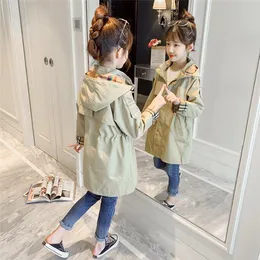 2022 nova listagem Childrens Roused Tanch Coats Girl Autumn Princess Coat de cor sólida de cor sólida Longo de gastada de gastada