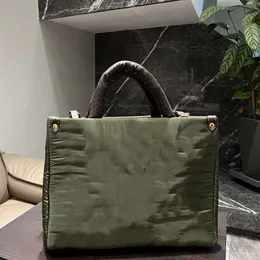 Borsa a mano per mamma in cotone Confezione di grande capacità Lettere trapuntate Borsa da viaggio per donna Borse per la spesa Cinturino per fiori vecchi Lettere di moda Tasca interna con zip