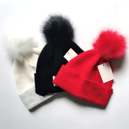 2023 neuer gestrickter Hut Modebriefkappe Populär warm Windproof Stretch mehrfarbig hochwertige Mütze Hats Persönlichkeit Streetstyle Paar Kopfbedeckung AA03