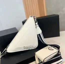 Designer Bucket Bag Shoulder Bags High Quality Triangle Womens Clutch Coin Purse Luxury Crossbody Large Capacity Luxury Black White Handbag