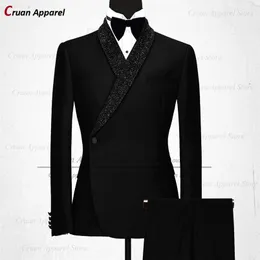 دعاوى الرجال السترة الفاخرة الرسمية الزفاف السوداء رجال بدلة ضئيلة فيمل العريس العريس Tuxedo تصاميم أبيض لامعة شال للبصفرة سراويل 2pcs 220909