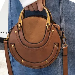 Akşam çantaları yuvarlak perçin 2022 kadın marka moda çantaları pu deri omuz çantası kadın alışveriş tasarımcısı cluthes crossbody için crossbody