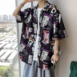 Camisas casuais masculinas Camisa masculina de estilo Hong Kong Homens Mulheres Trend Plus Size Baggy Short Sleeved Summer UnisEx Handsome Hip Hop Punk Urban