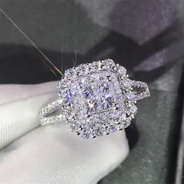 Kadınlar Tam Bling Buzlu Dış Mikro Pave Kristal Gelin Yüzüğü Düğün Yüzüğü