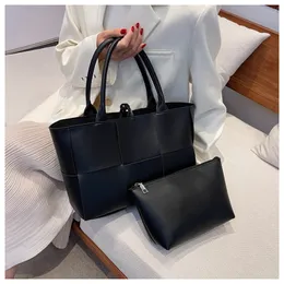 Set di borse da donna 2022 Primavera/Estate nuova pelle intrecciata borsa da donna elegante borsa a tracolla moda borsa a tracolla di grande capacità