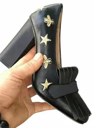 2022 Luksusowe kobiety pompki na środku obcasy buty designerskie haftowane prawdziwe skórzane sandały na obcasie sukienka buty