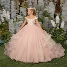 Pink Off Shoulder Ball Gown Prince Flower Girls Dresses 2022 Sweep Train Girls Pageant Gowns Lace Applique First Communion Princess Dress