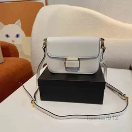イブニングバッグ女性メタル吸引バックルハンドバッグ調整可能なショルダーストラップレザーデザイナーバッグ