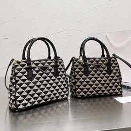 borse firmate Luxurys Galleria Designer Bag Borsa da donna Modello triangolo in tessuto in pelle Borse da donna Borsa a tracolla Qualità Novità Sym