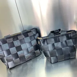 Bolsa de grife, sacos de compras de crochê liso de alta qualidade ombro de moda lady ladra casual tricô feminino zíper macio carteiras famosas y 2022