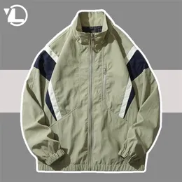 Herrjackor harajuku lapptäcke varsity jacka män hip hop streetwear color block bomber vindbrytare högkvalitativ lättvikt college jackor 220912