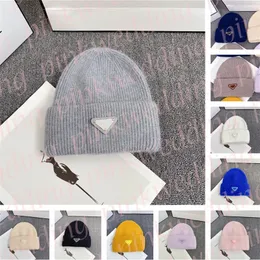 Üçgen Rozet Örme Şapka Elastik Sıcak Beanies Kadın Erkekler Kafatası Kapakları Tasarımcı Kalın Yün Şapkalar