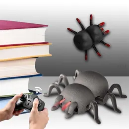 Electricrc Animals Stunt Wall Climbing RC Animal Car Remote Control Simulation Spider Horror Halloween Tricky Prank Scary Toy for Kids Boy Children 220913