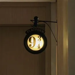 Dekorativa föremål Figurer Nattljus LED Hängande vägglampor för Magic Potters Hogwartsed 3D Lamp Harries For Home Room Decor Children Birthday Present 220914