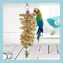 Andra fågelförsörjningar Bird Parrot Toy With Bell Natural Wood Grass Chewing Bite Hanging Cage Swing Climb Chew Toys Drop Delivery 2021 DH7UI