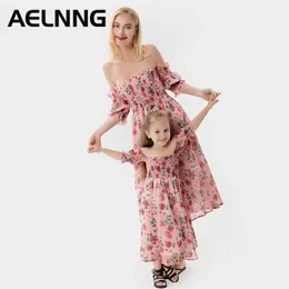 Familjmatchande kl￤der Mother Kids Daughter Dress Summer Woman Cotton Printed Sexig Off Shoulder Dresses Fashion Chiffon kjol f￶r mamma Girls 220914