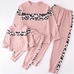 Familjmatchande kl￤der Girlymax Fall Winter Baby Girls Barn Kl￤der Mommy Kids Leopard Stripe Camo Boutique Loungewear Pants Set Kids Clothing 220914