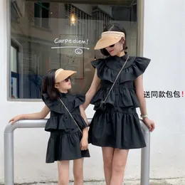 Familie Outfits Mutter Tochter passt zu Rüschenkleid und Kindermädchen Kleid für Frauenkleidung Modelerziehende Kinderkleidung 220914