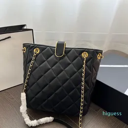 Borsa da donna francese con fibbia classica Hobo sotto le ascelle Borsa a catena in pelle trapuntata Borsa di design di lusso di grande capacità Tendenza per tutti gli abbinamenti Borsa tote Valigie Marsupio