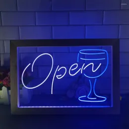 Decorazione per feste Script APERTO Bicchiere Cocktail Bar Dor Bicolore LED Insegna al neon Cornice Po Lampada da tavolo creativa Camera da letto Scrivania Luce notturna 3D in legno