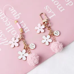 Rosa kreative Blume Brief Haar Ball Schlüsselanhänger Handy Fall Charms Airpods einfache weibliche Tasche Anhänger Metall Schlüsselanhänger