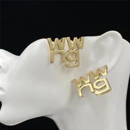 Классические буквы Дизайнерские серьги очарование ушные ушные шпильки Женщины Золотые полевые кадры Стальные марки свитки с коробкой