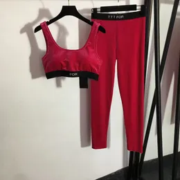 22 designer Active Sets Fashion King's Yoga träningspaket Dam Sammet träningsoverall Smal skuren grimmaväst Tunna leggings med bröstkudde rosa röd Gul blå SML Europe America