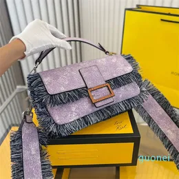 2022 Crossbody Çanta Alt Omuz Torbaları Aksiller Çanta Kadın Çanta Çiğ Saçak Ful Debriyaj Çanta Tassel Moda Harfleri Hasp Donanım