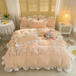 Bedding Sets Super Soft Coral Fleece Warm Cozy Flowers Embroidery Princess Set Velvet Quilt Cover Comforter Blanket Pillowcases