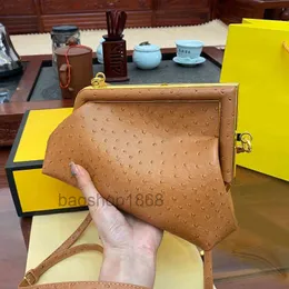 حقيبة مصممة 22S مصمم الكتف حقيبة فاخرة F مقطع النساء النعمة النعمة Skin Messenger Clutch Prosesatile Women's Bag 220809