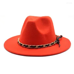 Berets Golden Chain Bow Belt Tweed Top Hat Jazz fühlte Männer und Frauen große flache Kante
