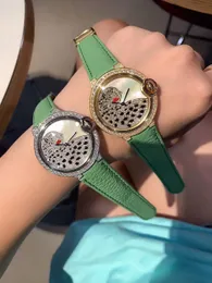 Naturalna matka Pearl Quartz Watch Women Enamel Leopard Wristwatch Full Diamond Panther zegarki żeński ZIELONY Oryginalny zegar skórzany 36 mm