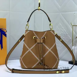 Designer bags Evening Bags Bb Totes Escale Drawstring Bucket Empreinte Bag Wallets Ladies Leather Shoulder and Crobody