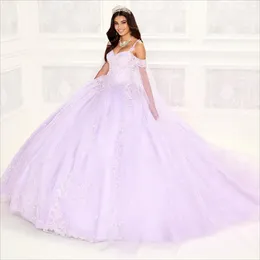 Fantastic Beaded Lace Ball Gown Quinceanera Dresses Appliqued Spaghetti Straps Neckline Prom Gowns Tulle Sweep Train Sweet 15 Masquerade Dress