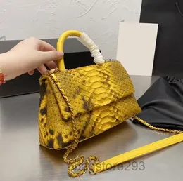 SW Snake Skin Grain Cowhide Top Handle Totes Bags 크로스 바디 어깨 미니 플랩 송아지 가죽 진짜 가죽 유명한 고급 디자이너 프랑스 여성 레이디 스트리트 핸드백 CM 2022