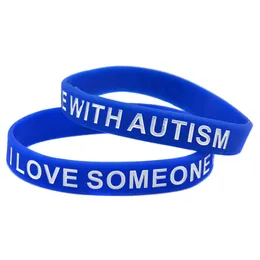 100 pezzi Amo qualcuno con autismo Bracciale in gomma siliconica con logo riempito di inchiostro blu per regalo promozionale239c