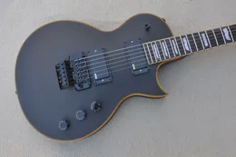 Chitarra elettrica nera opaca personalizzata in fabbrica con tastiera in palissandro Rilegatura gialla Doppio ponte rock I fissaggi neri possono essere personalizzati