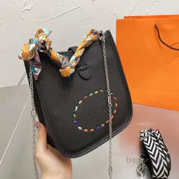 Akşam Gümüş Zincir askılı çanta Kadın Kaliteli Inek Derisi Crossbody Çanta Geniş Omuz Askısı Kese Havlu KoluMulti Poşet