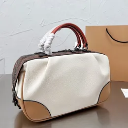 أكياس كتف جديدة للنساء مصمم جلدي حقيبة أمتعة حقيبة فاخرة حقائب فاخرة مصممين مصممين عبر حقيبة يد السيدات