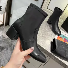 Moda Alta Botas de tornozelo Couro de couro com zíper do dedo do dedo do dedo do pé de luxo designer de luxo colorblock casual calçados fábrica calçados fábrica