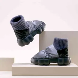 Botas espessadas chinelas de algodão de salto alto com a sensação de pisar em excrementos a tendência ao ar livre Boots de neve 220920