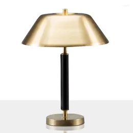 Bordslampor American Simple Creative Lamp Personlig potten Cover Designer Bedroom Bedside Retro Living Room Study Decorative