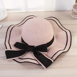 Breite Krempe Hüte Sommer Frauen Boater Strand Hut Seite Weibliche Casual Panama Dame Klassische Flache Bowknot Stroh Sonne Frauen welliges Mädchen