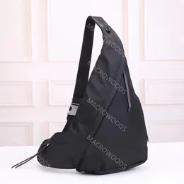 Lüks omuz çantaları su geçirmez tuval göğüs çantası büyük kapasiteli naylon seyahat çantası fanny paketi erkekler için unisex bayan tasarımcı satchel deri paraşüt kumaş