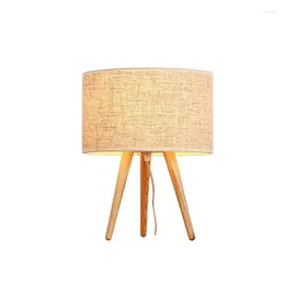 Table Lamps Modern Three Legged Lamp For Bedroom Bedside Solid Wood Linen Cover Lampshade Night Desk Light Design Indoor Decor