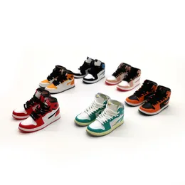 1 paio di scarpe 3D di design Portachiavi Sneakers in PVC Portachiavi Mini scarpe da basket Accessori ciondolo borsa portachiavi