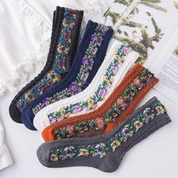 Meias esportivas Fallwinter Warm Retro Ethnic Women With Flower Casual Senhores confortáveis ​​Funny Funny Spring Autumn Cotton