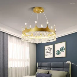 Lámparas colgantes Nordic Living Room Crown Crystal Led Chandelier para estudio Cocina Dormitorio Pasillo El hogar Iluminación Lámpara de techo