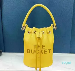 2022 new fashion Bucket Bag borse per la spesa Crossbody Designer Bag Bucket s Tote Brand Hand Female Beach Primavera ed estate Shopping portafogli da donna di alta qualità